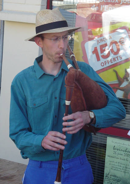Alex du groupe Karillon cornemuse