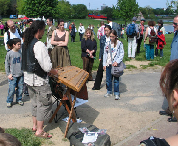 Hammer dulcimer