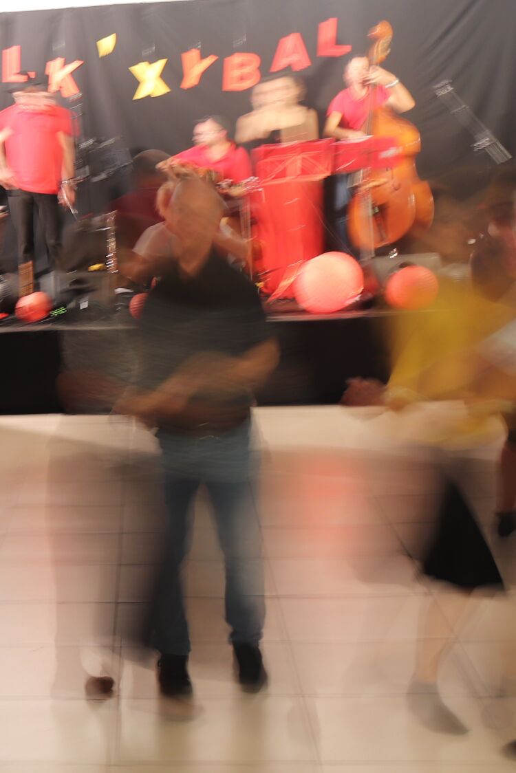 dans12.jpg