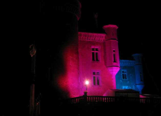 Le château de Saint-Chartier illuminé